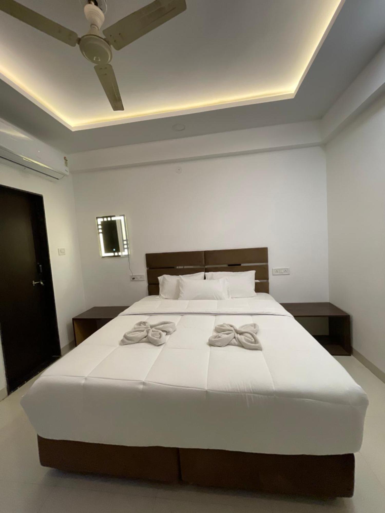 Hotel Kiwi Inn Vijaynagar Scheme 78 Indore Exterior foto