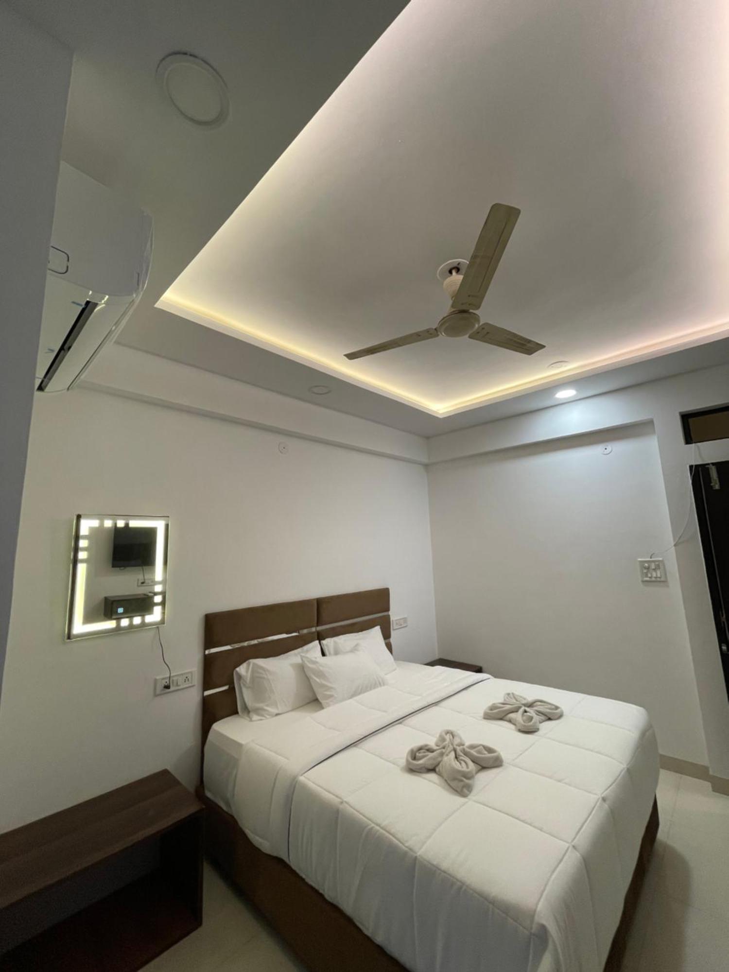 Hotel Kiwi Inn Vijaynagar Scheme 78 Indore Exterior foto