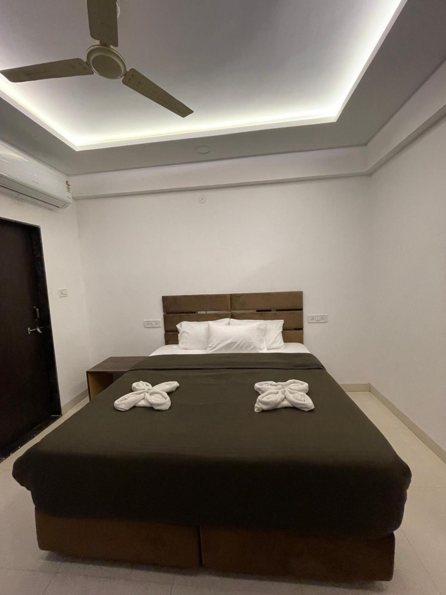 Hotel Kiwi Inn Vijaynagar Scheme 78 Indore Exterior foto