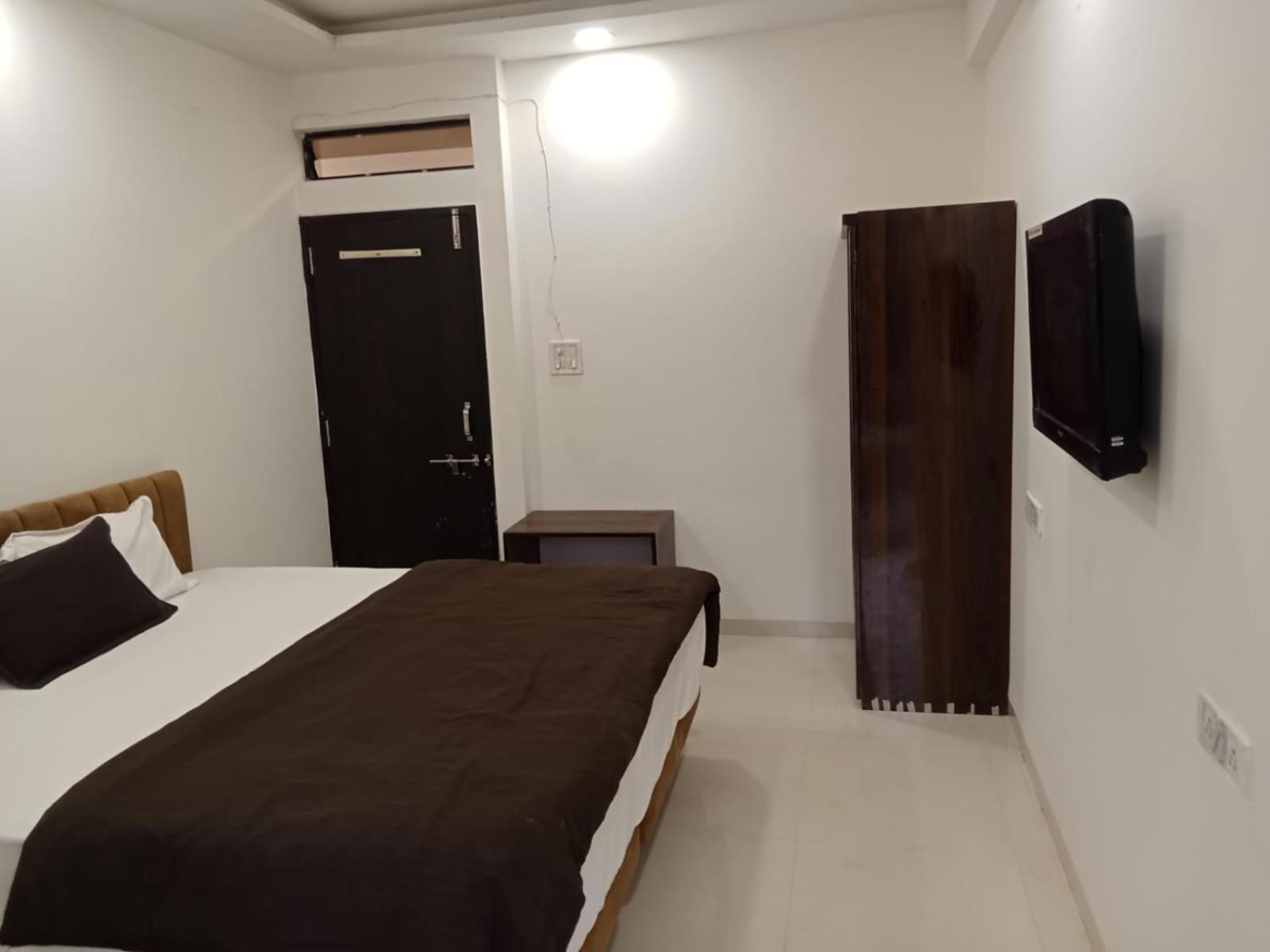 Hotel Kiwi Inn Vijaynagar Scheme 78 Indore Exterior foto