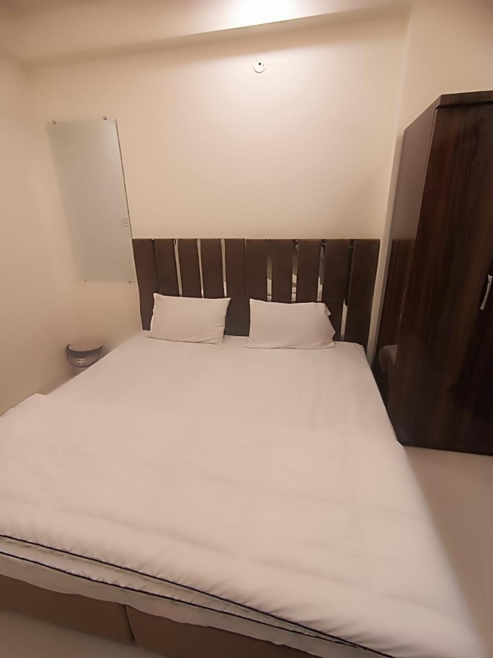 Hotel Kiwi Inn Vijaynagar Scheme 78 Indore Exterior foto