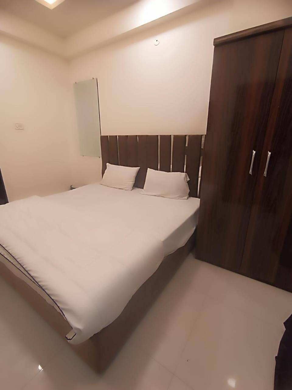 Hotel Kiwi Inn Vijaynagar Scheme 78 Indore Exterior foto