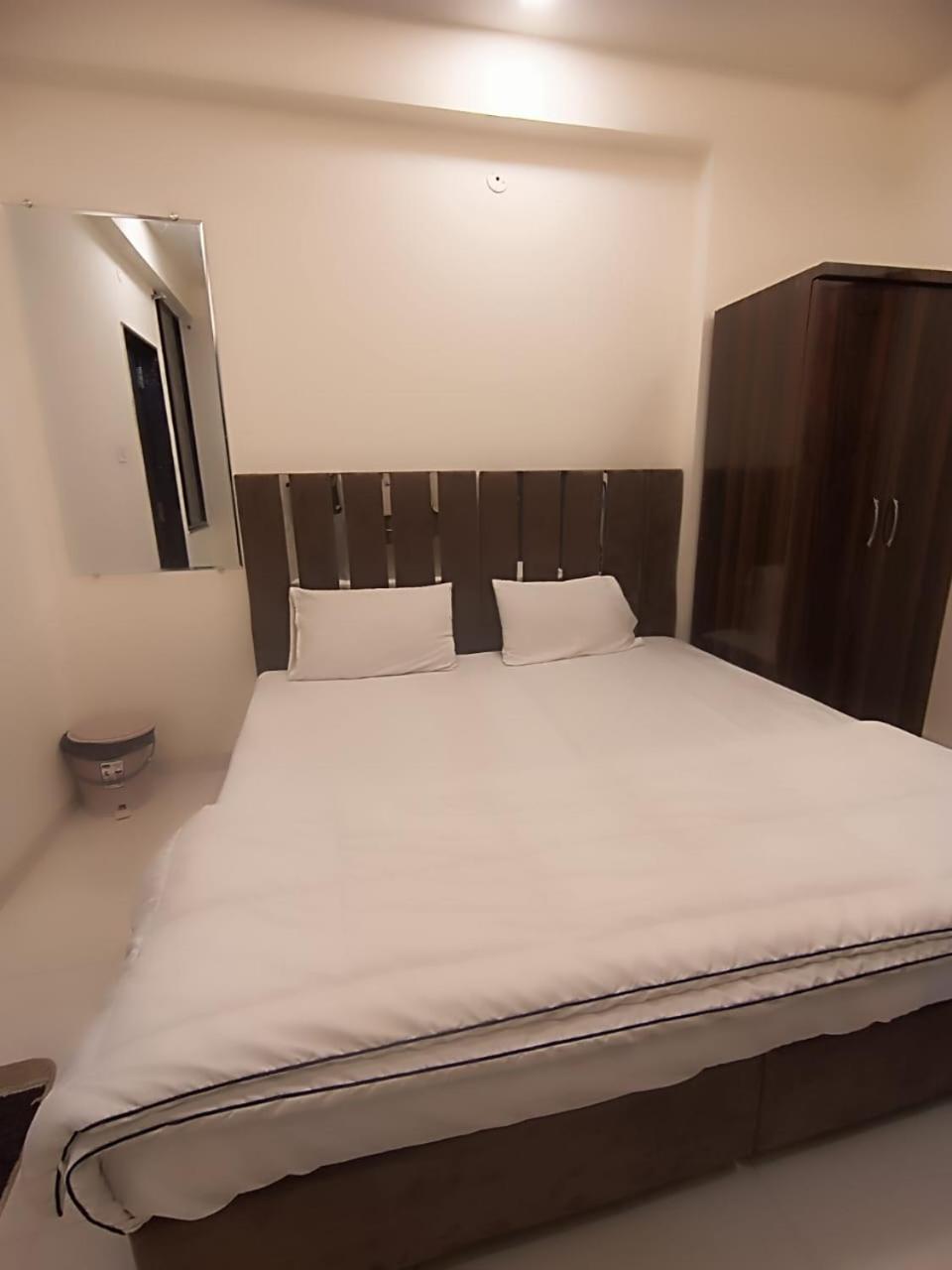 Hotel Kiwi Inn Vijaynagar Scheme 78 Indore Exterior foto