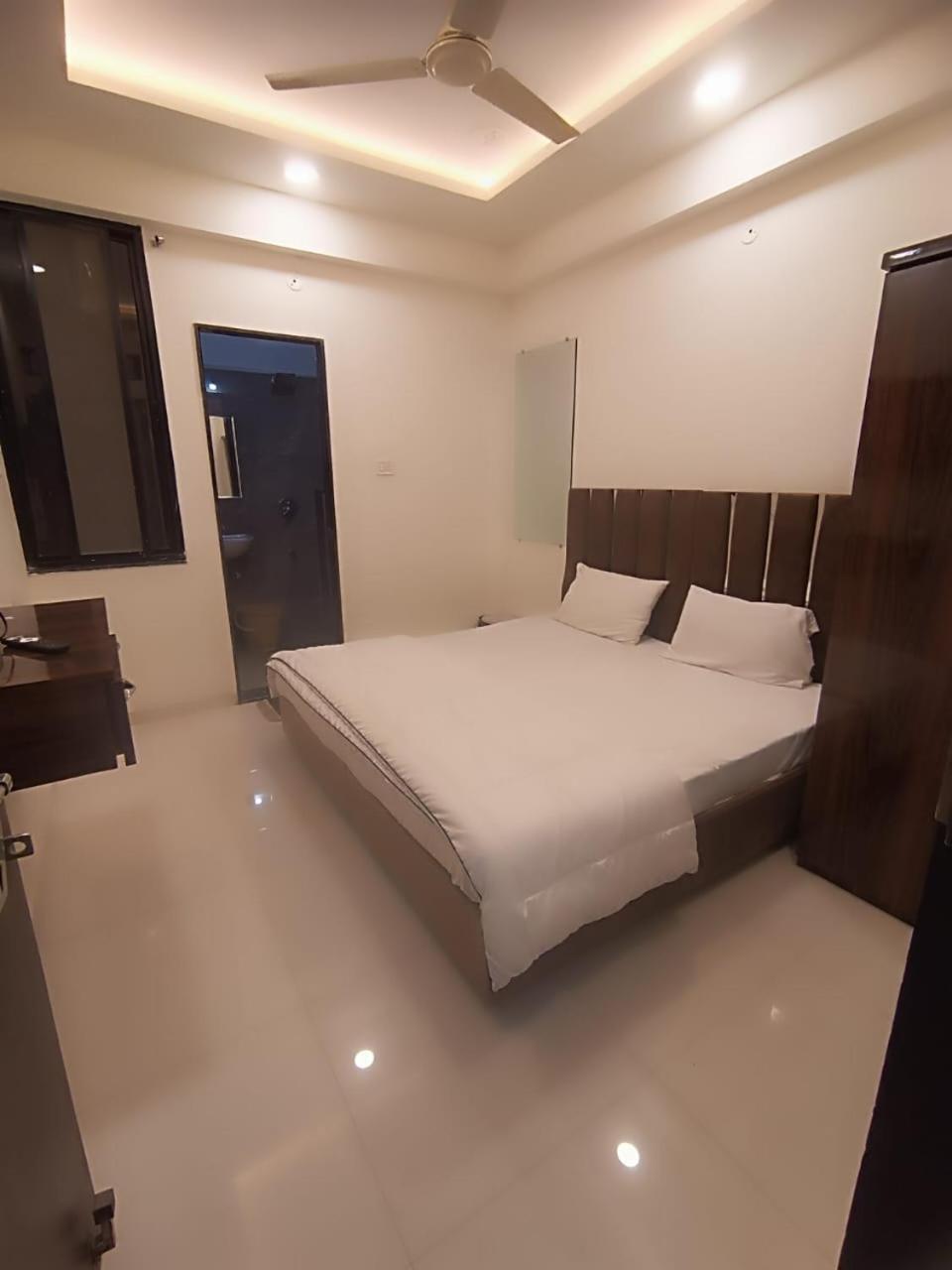 Hotel Kiwi Inn Vijaynagar Scheme 78 Indore Exterior foto