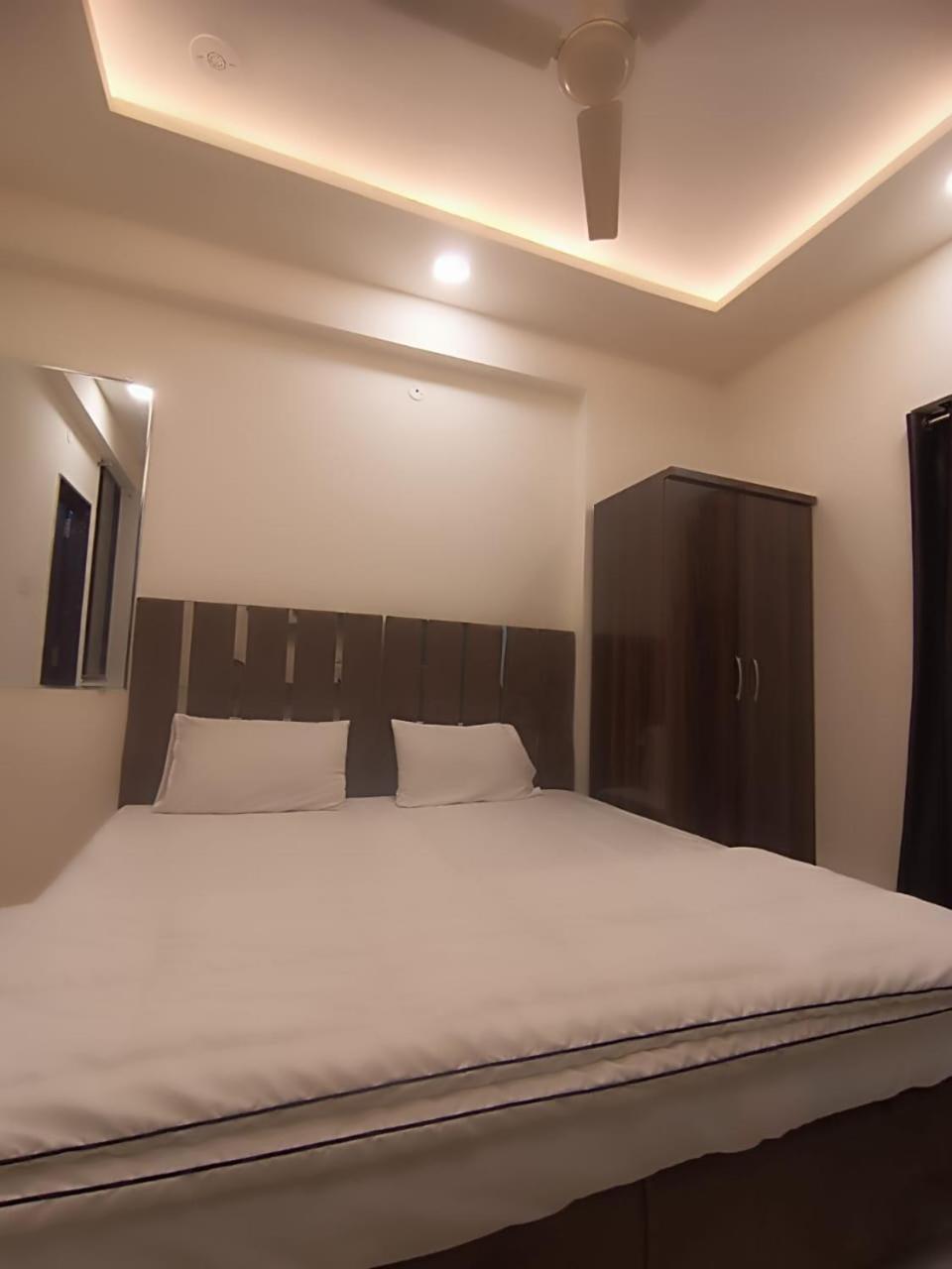 Hotel Kiwi Inn Vijaynagar Scheme 78 Indore Exterior foto
