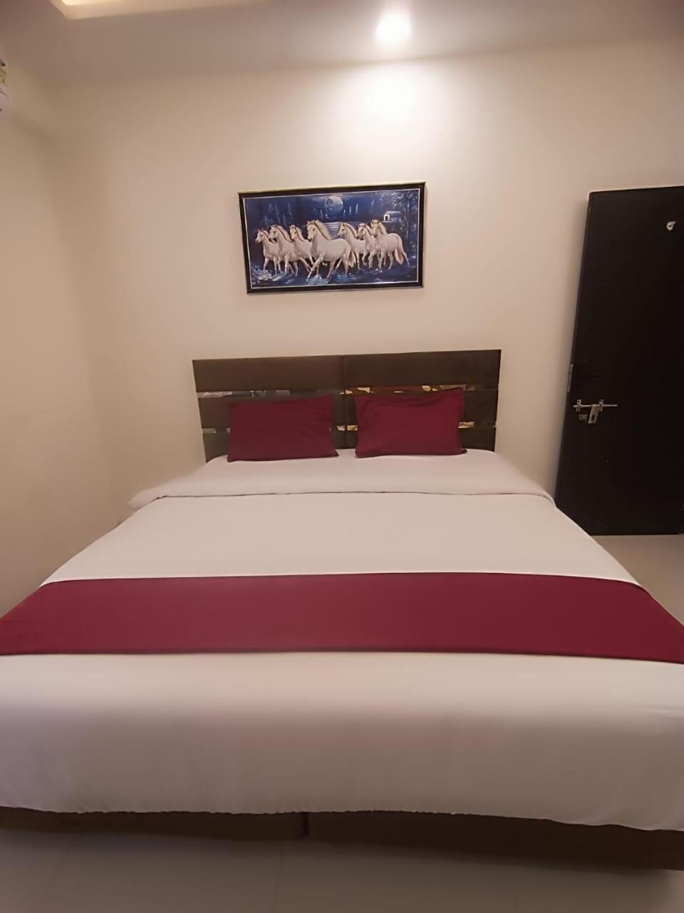 Hotel Kiwi Inn Vijaynagar Scheme 78 Indore Exterior foto