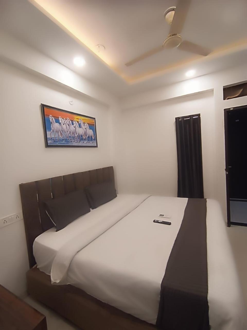 Hotel Kiwi Inn Vijaynagar Scheme 78 Indore Exterior foto