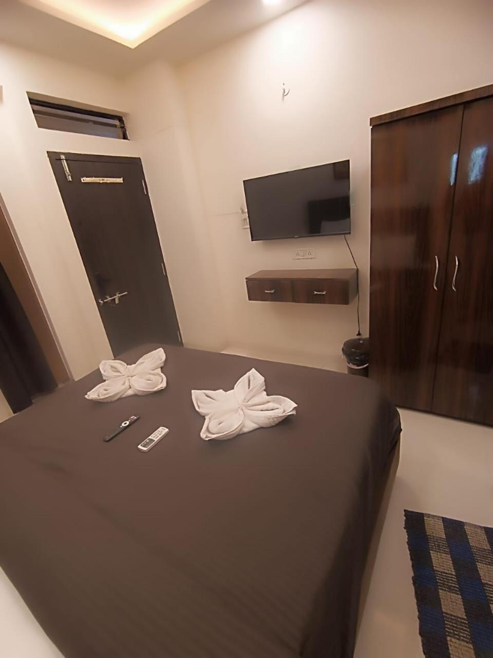 Hotel Kiwi Inn Vijaynagar Scheme 78 Indore Exterior foto