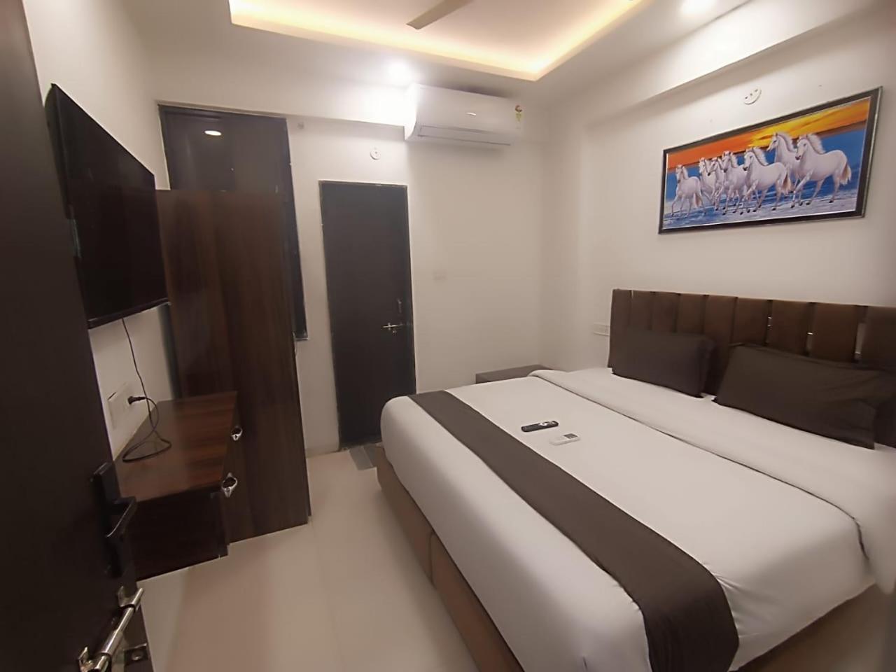 Hotel Kiwi Inn Vijaynagar Scheme 78 Indore Exterior foto